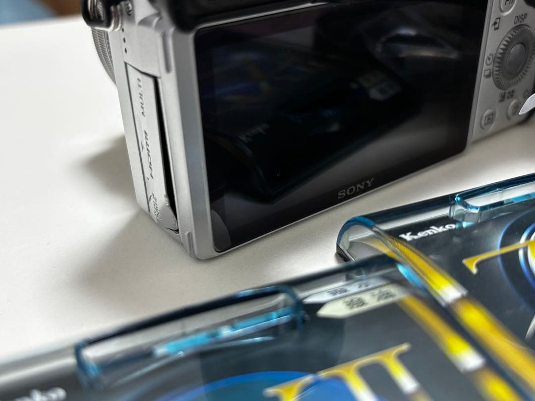 Sony α6400 ダブルズームレンズキット シルバー