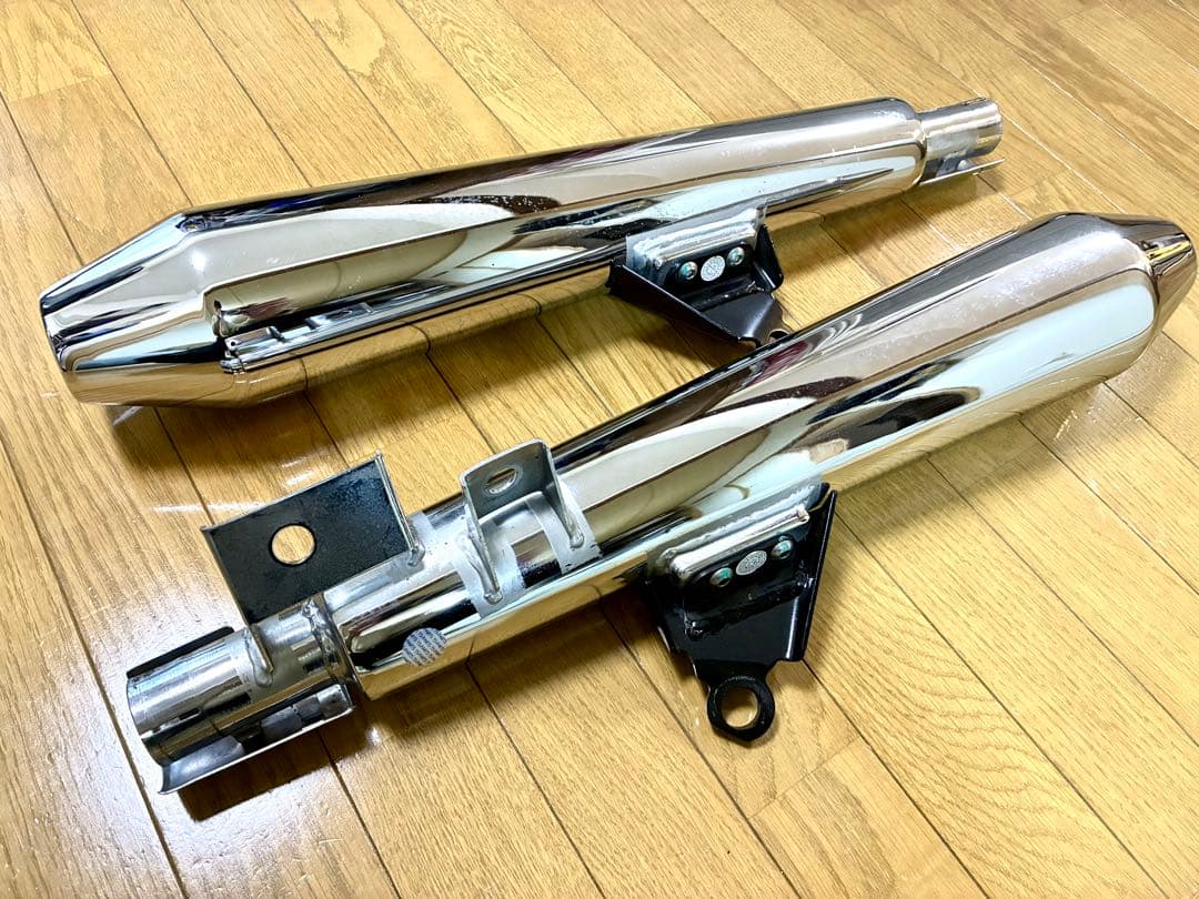 TRIUMPH ボンネビル 純正サイレンサー 2206480/2206475