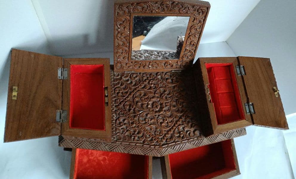 お値下げ　彫刻総仕上げ　小型鏡台　 ミニドレッサー　カガミ引き出し付き