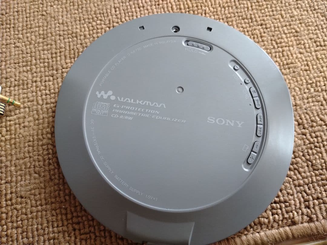 美品！SONY ソニー CDウォークマン D-NE730 MP3 ATRAC対応