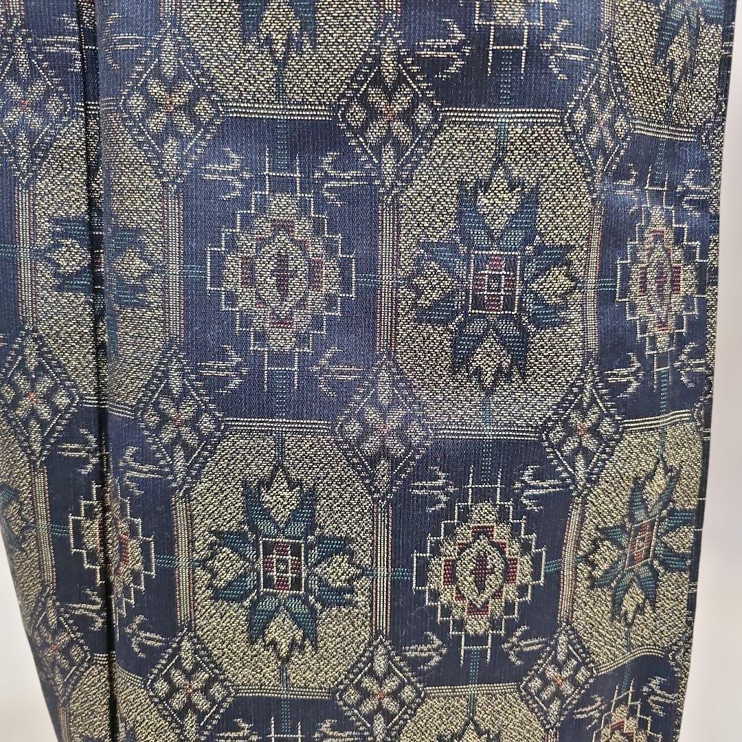 【アンサンブル着物】★幾何学模様黒地★織りの着物★羽織紐未使用★ウールの単