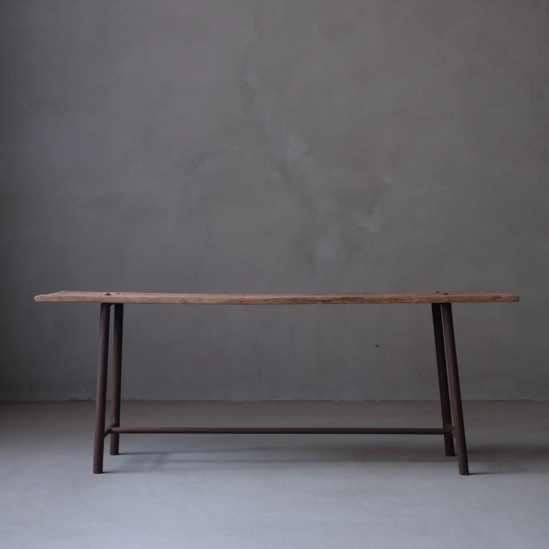 枯れた天板の鉄脚展示台　サイドテーブル 陳列棚 インダストリアル 古道具 古家具