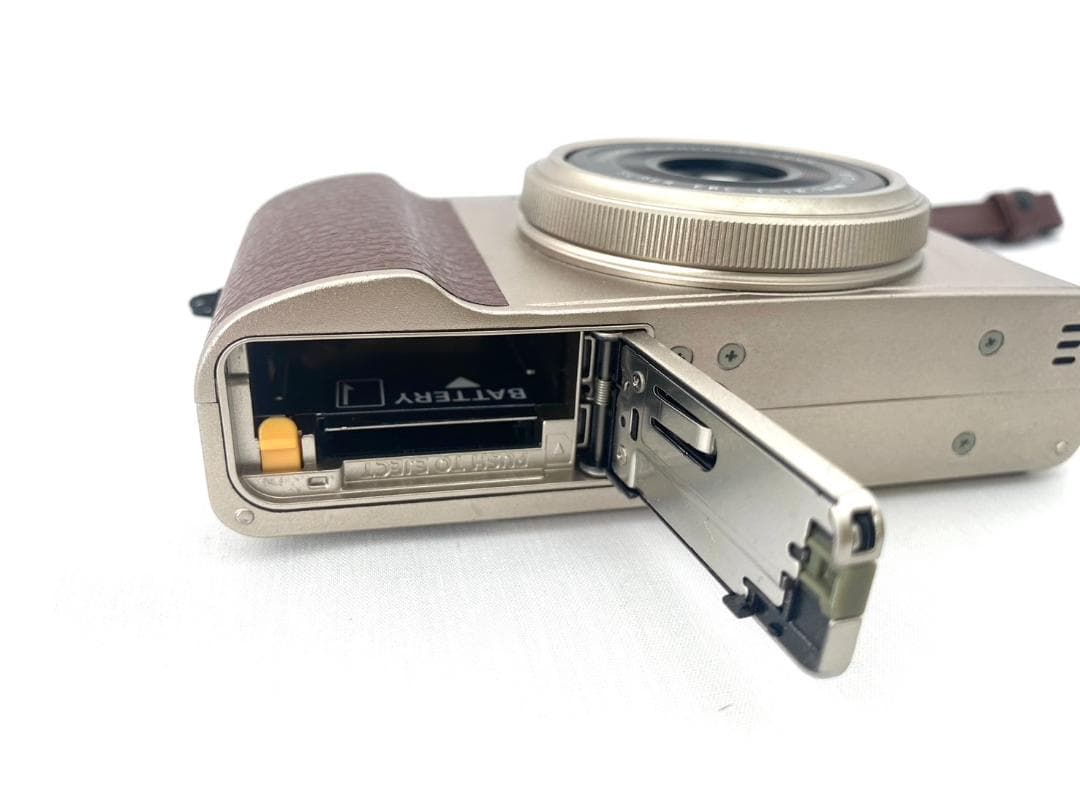 FUJIFILM XF10 シャンパンゴールド