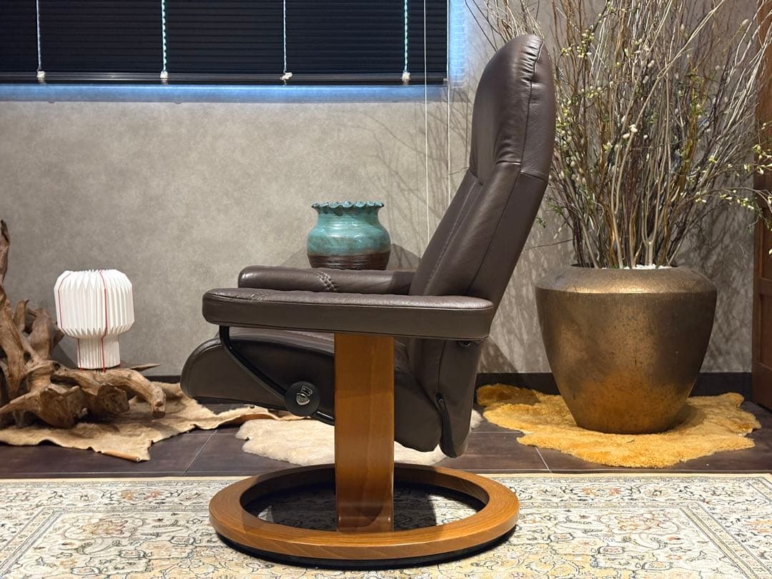 ②エコーネス パーソナルソファ オットマン ストレスレスチェア　IZZ