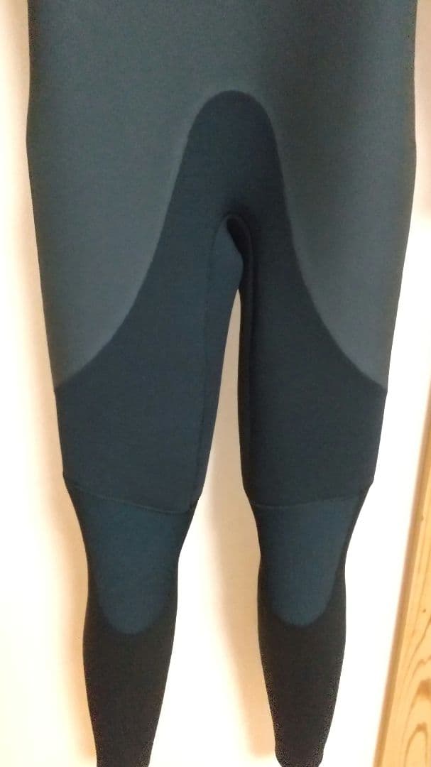 新品同様　セブン　セミドライ　サーフィン　ウェットスーツ　裏起毛