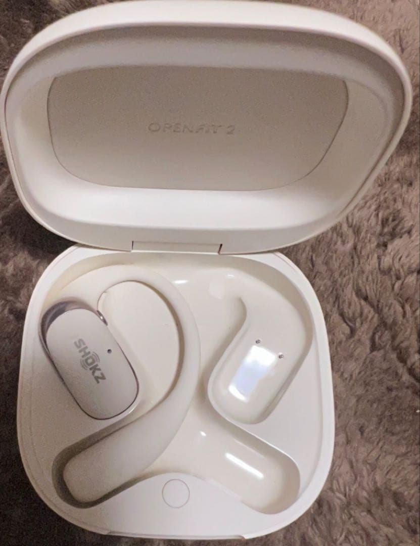shokz 骨伝導イヤホン　ケースと左耳のみ