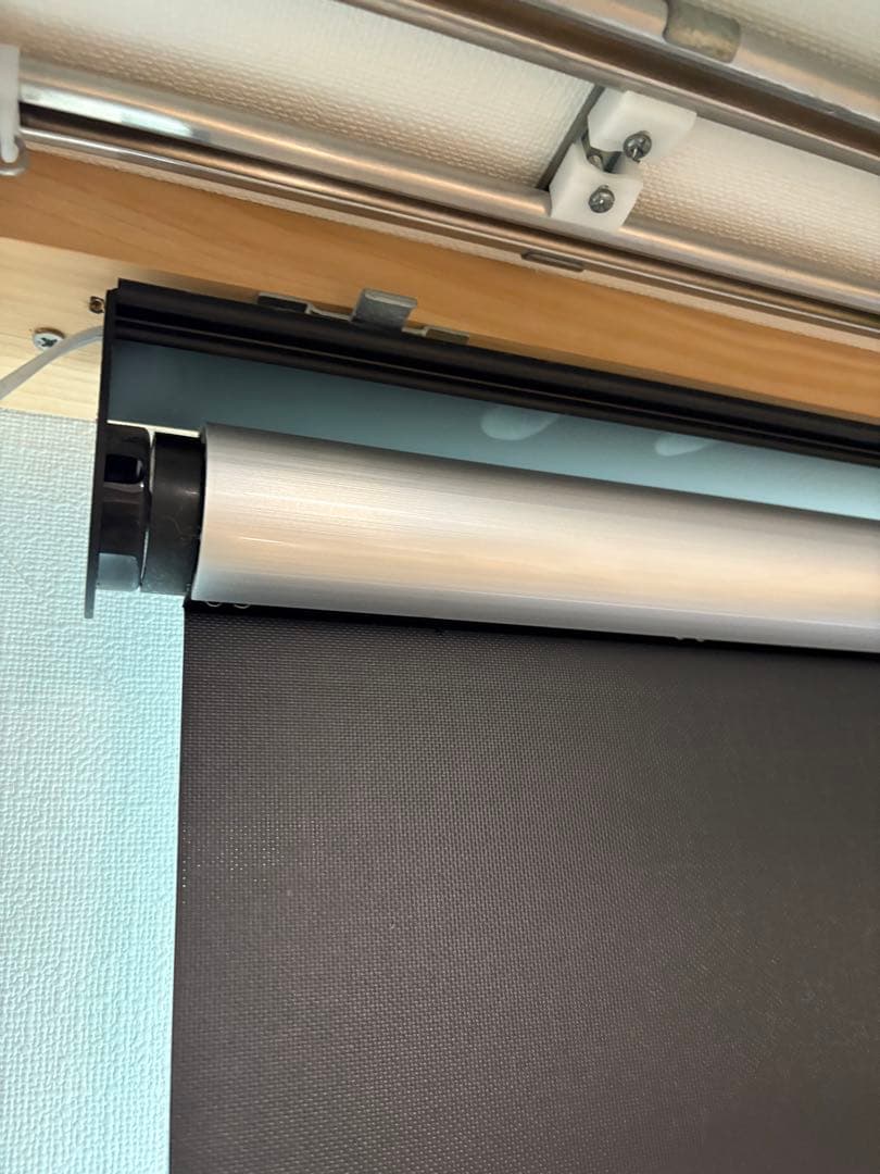 シアターハウス 遮光一級 電動 暗幕ロールスクリーン