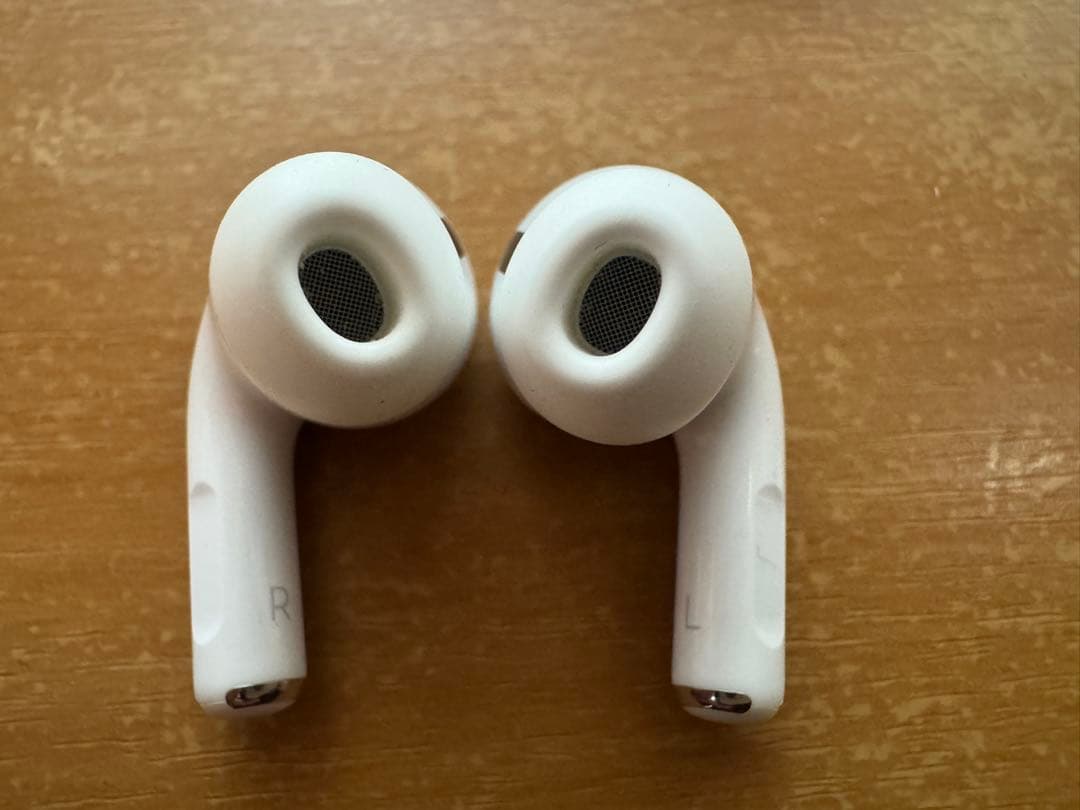 AirPods Pro 2nd generation 本体 充電ケース付き