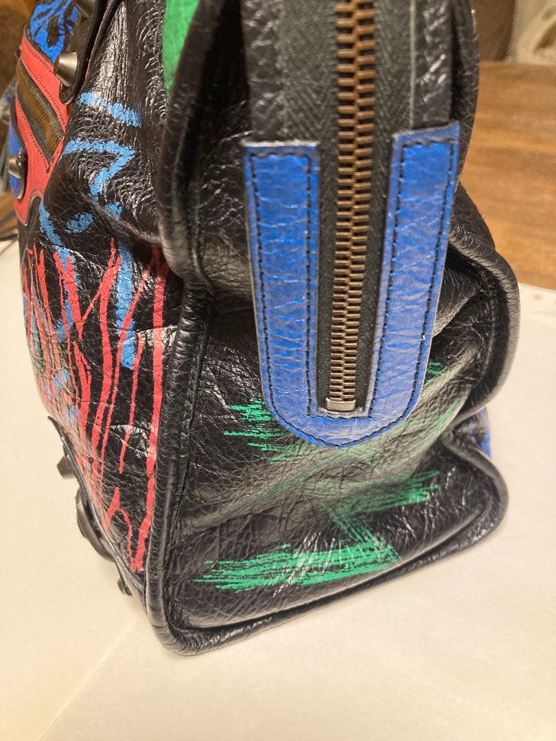 バレンシアガ グラフィティ ハンドバッグ