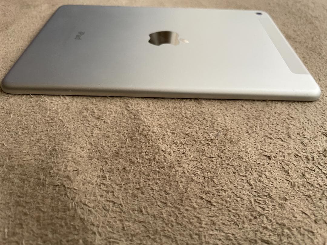 iPad本体 iPad mini 4 128GB Wi-Fi + Cellular