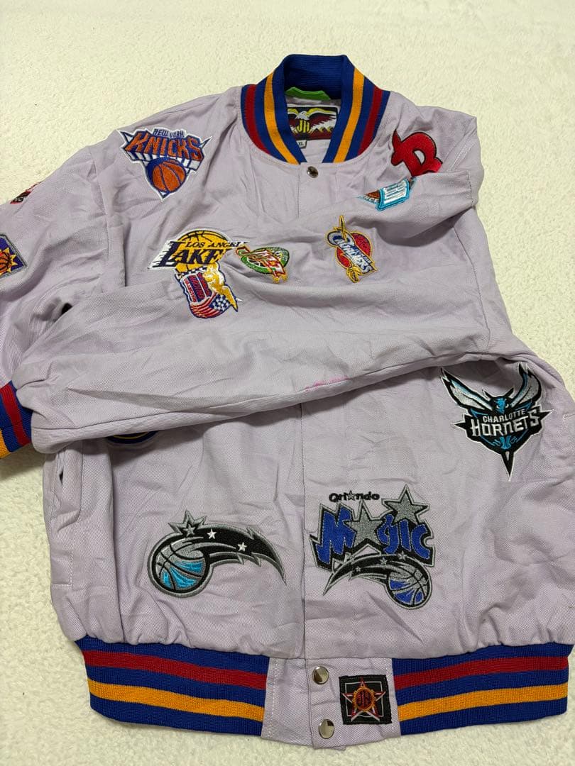 NBA チーム刺繍アウタージャケット 薄紫色