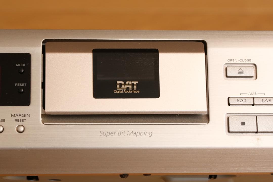 SONY ソニー DATデッキ DTC-ZE700 通電確認のみジャンク品