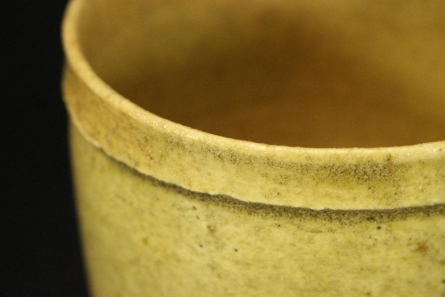 黄瀬戸 筒茶碗 φ10.9cm 古陶磁 古瀬戸 時代 茶道具(RC913)