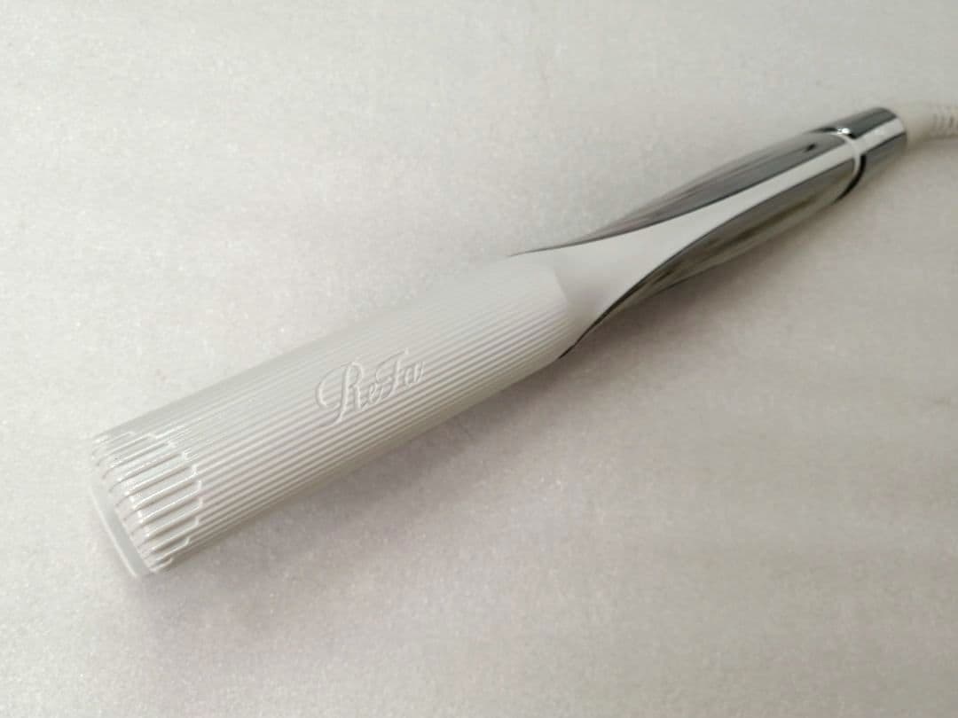 正規品リファ ビューテック ストレートアイロン 22年製 056