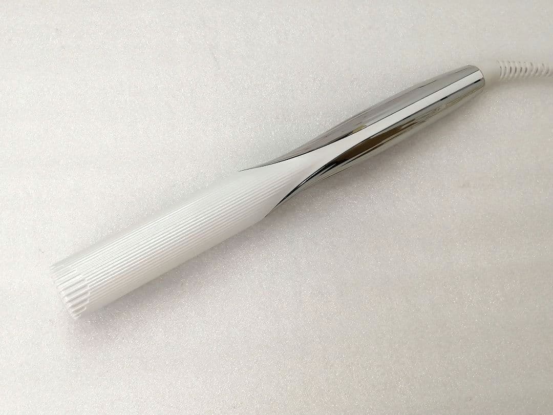 正規品リファ ビューテック ストレートアイロン 22年製 056