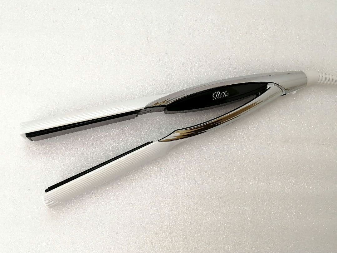 正規品リファ ビューテック ストレートアイロン 22年製 056