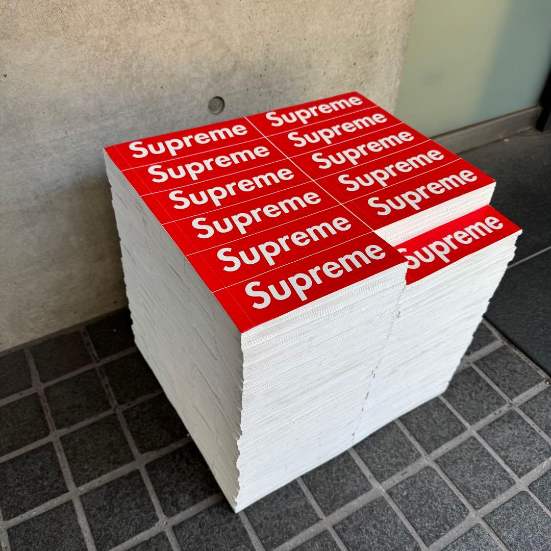 サイドテーブル・ナイトテーブル・ローテーブル Supreme Rotary Hero Sticker Bricks Stool