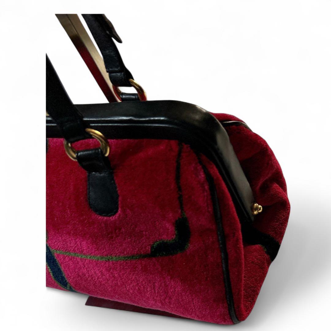 ロベルタディカメリーノ 口金　ベルベット 赤 ハンドバッグ　ロゴ　がま口