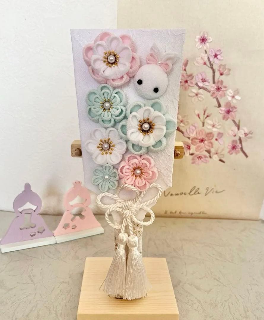桜とうさぎの羽子板飾り　ハンドメイド　桃の節句　ひな祭り　可愛い　つまみ細工