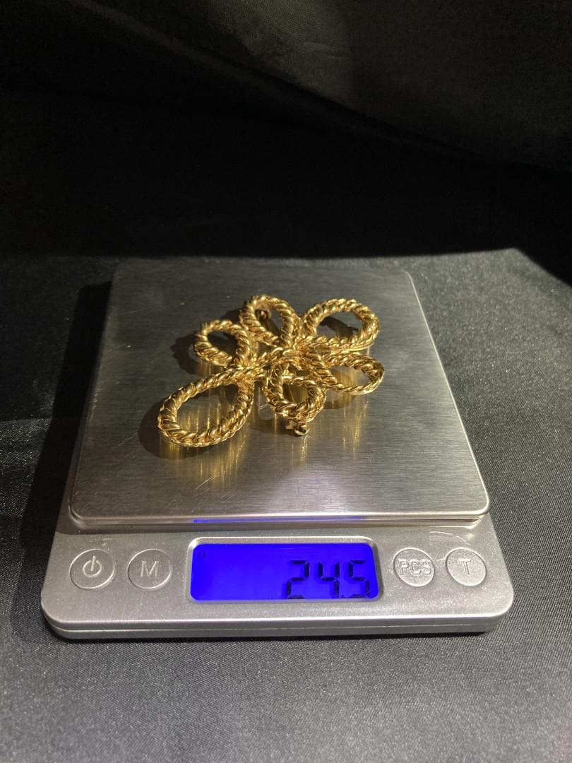 イヴ・サンローラン ゴールドカラー ロープ 結び目 ブローチ ヴィンテージ