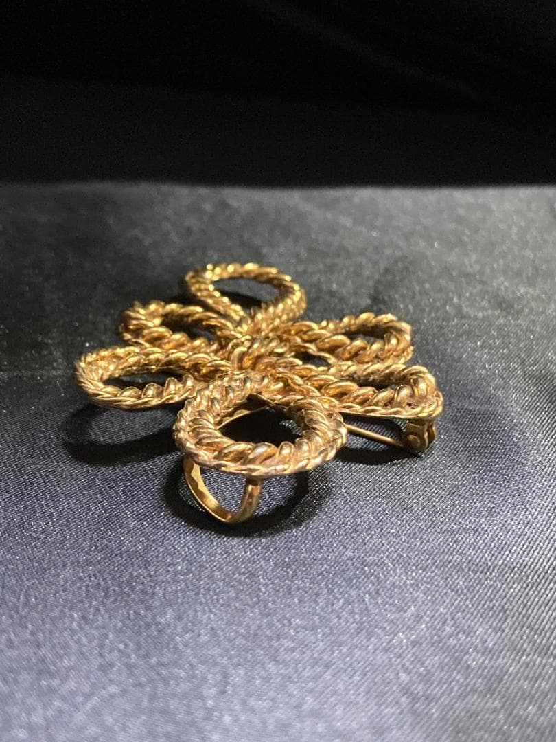 イヴ・サンローラン ゴールドカラー ロープ 結び目 ブローチ ヴィンテージ