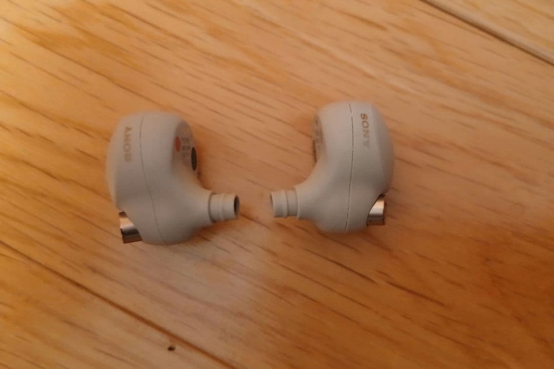 SONY　WF-1000XM4　ワイヤレス　ノイズキャンセリング　イヤホン　②