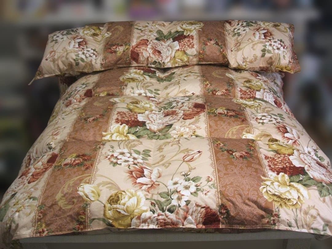 残り２点お買い得品‼️新品＊ロイヤル＊フランス９３％＊増量１，３キロ＊羽毛布団ＳＰ