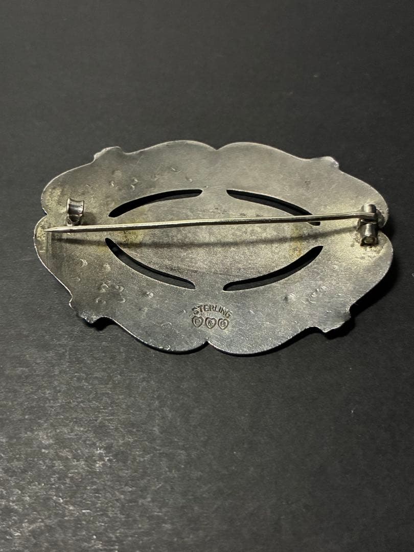 イギリス製 スターリングシルバー ブローチ／英国アンティーク／モノグラム刻印純銀