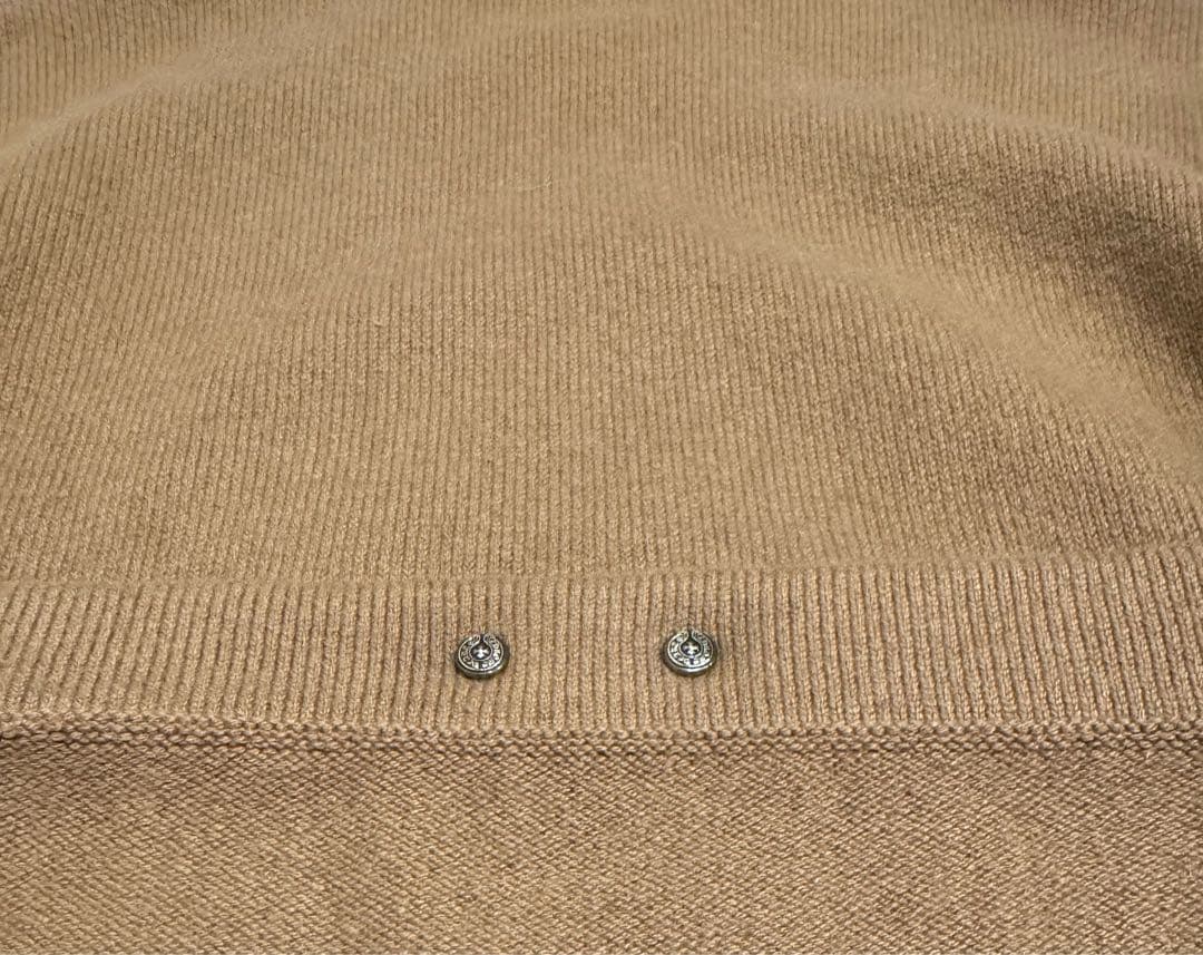 CHROME HEARTS（クロムハーツ）のベージュニットセーター、美品