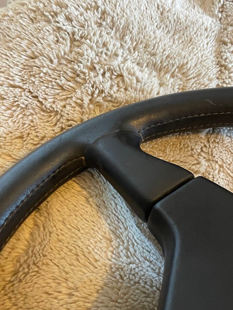 Cobra Momo ステアリングホイール　イタリア製