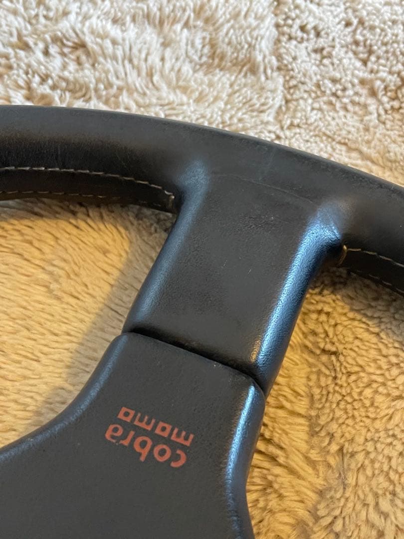 Cobra Momo ステアリングホイール　イタリア製