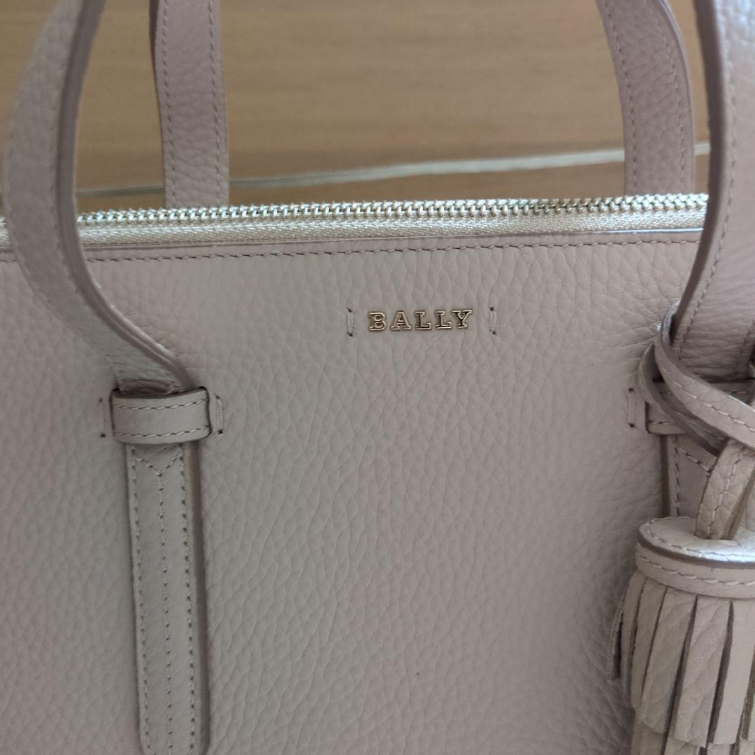 BALLY ピンク レザー ショルダーバッグ