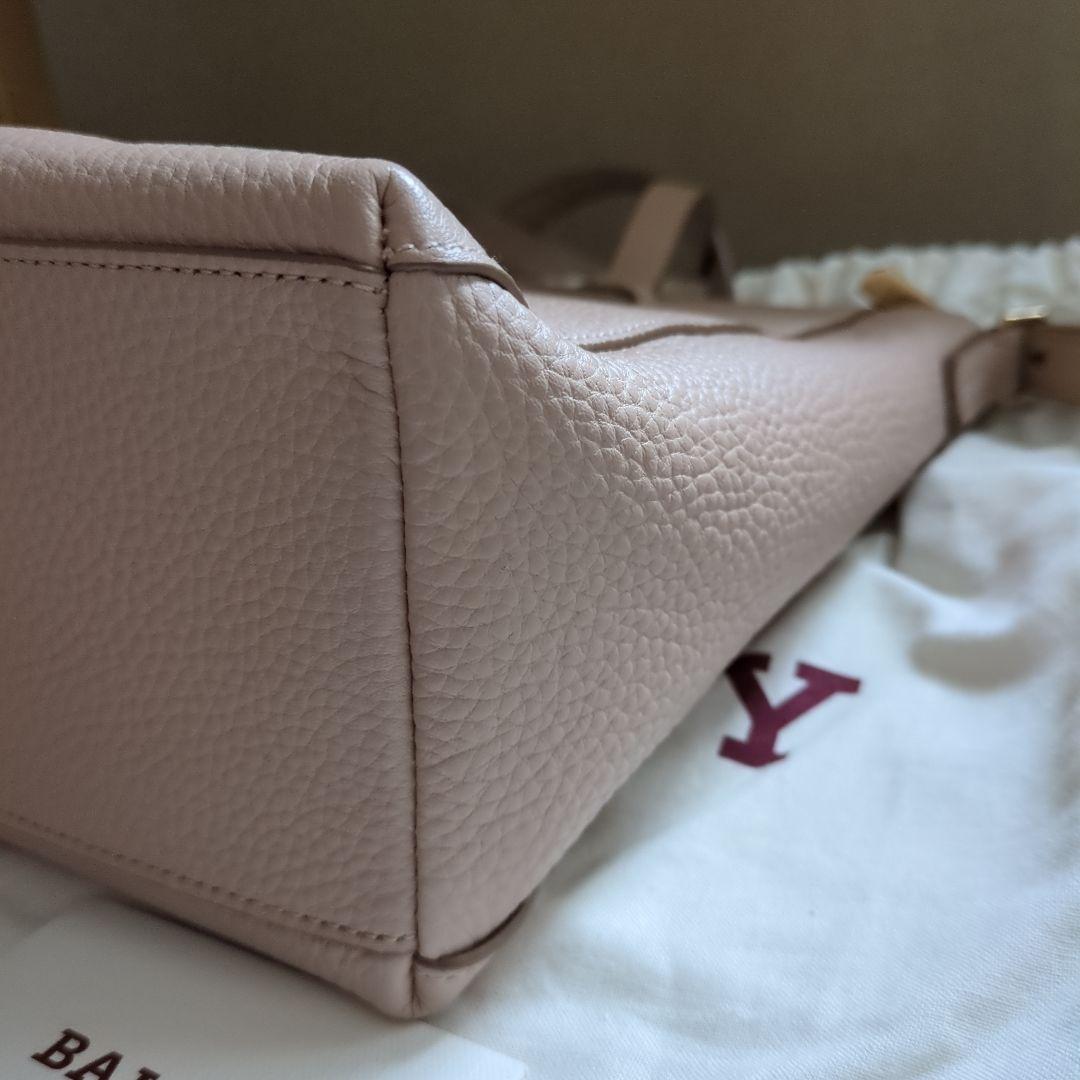 BALLY ピンク レザー ショルダーバッグ