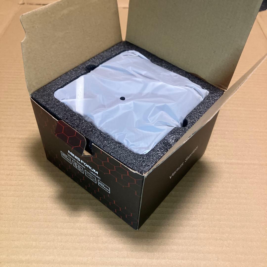 ジャンク ミニPC UM560