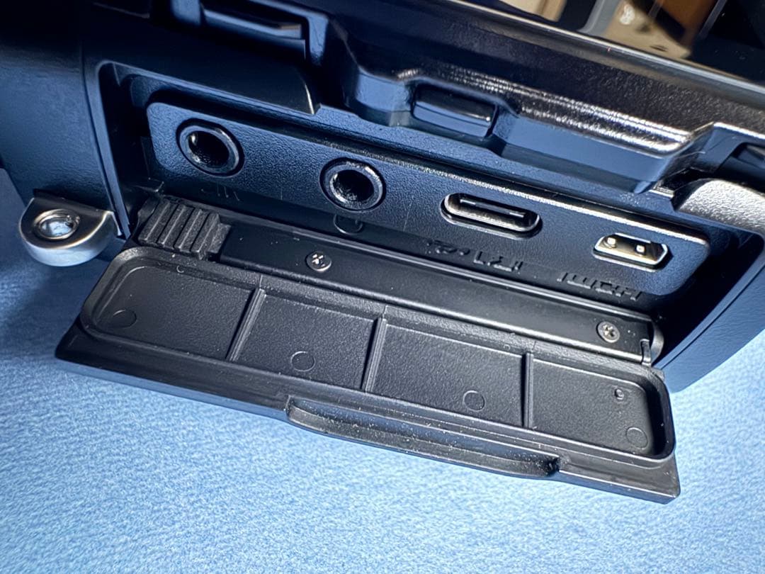 【美品】X-T3 FUJIFILM ボディ、純正バッテリー2個付き