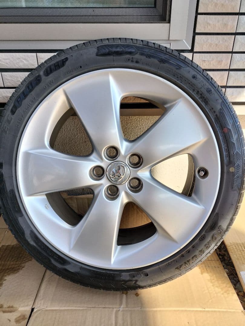 プリウス30　純正17インチ ツーリングホイール