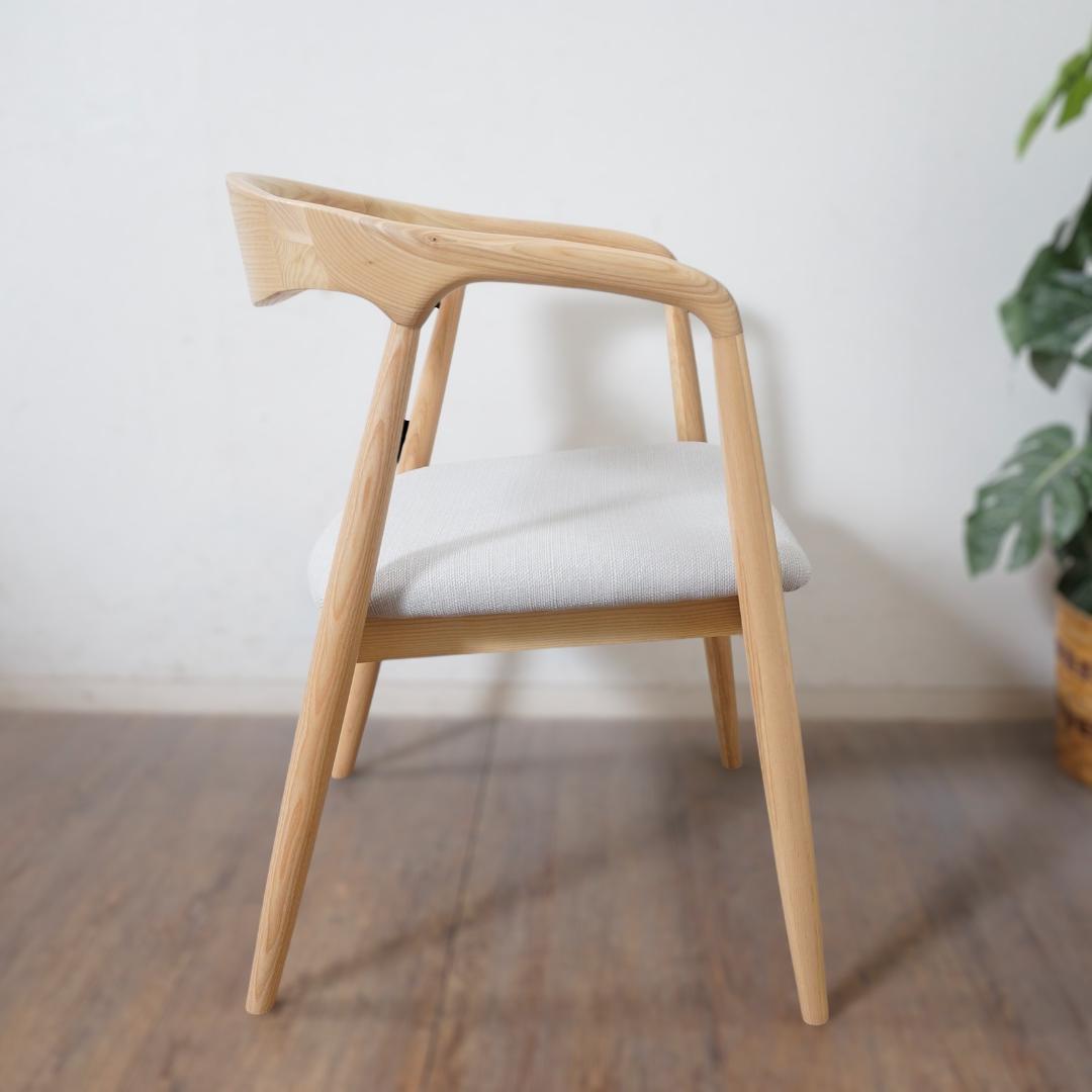 【新品】おしゃれ　曲木 ダイニングチェア 肘掛け付き　アッシュ無垢材