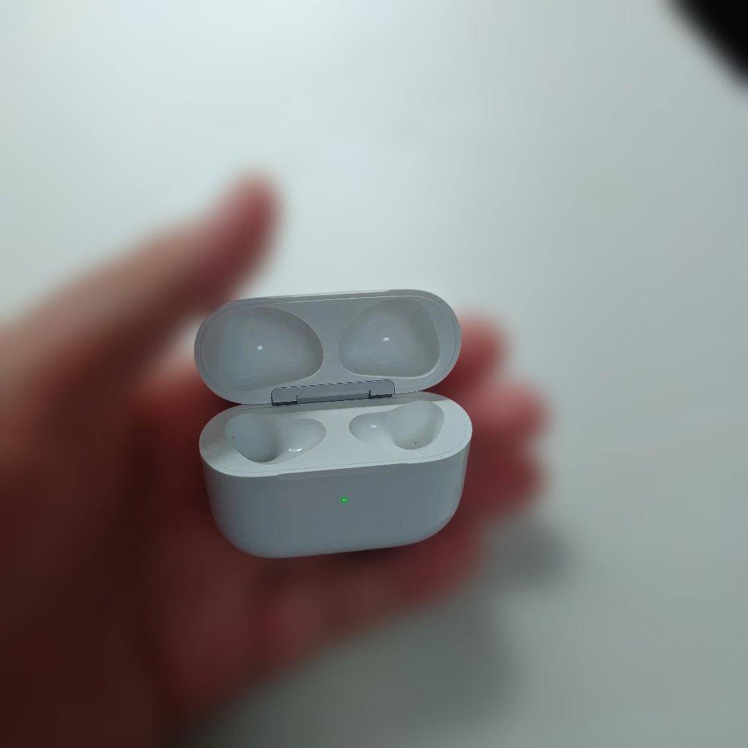 まーく　AirPods