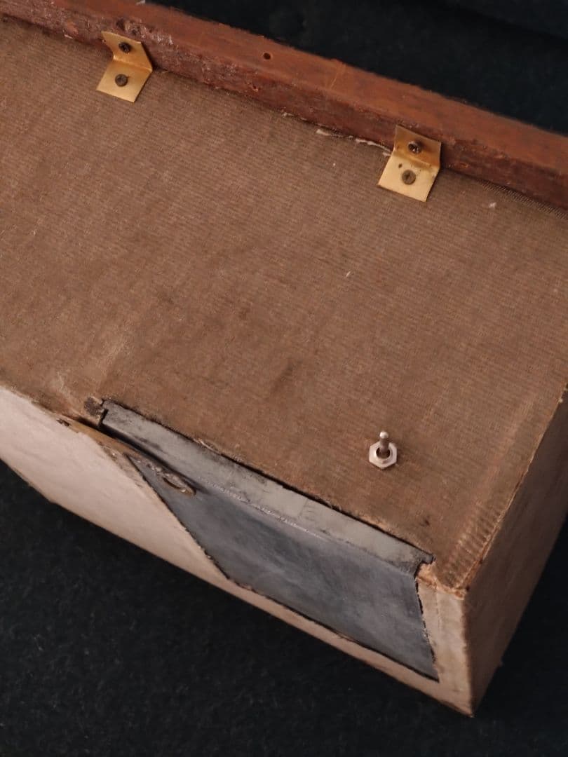 はいいろオオカミ+ 花屋西別府商店