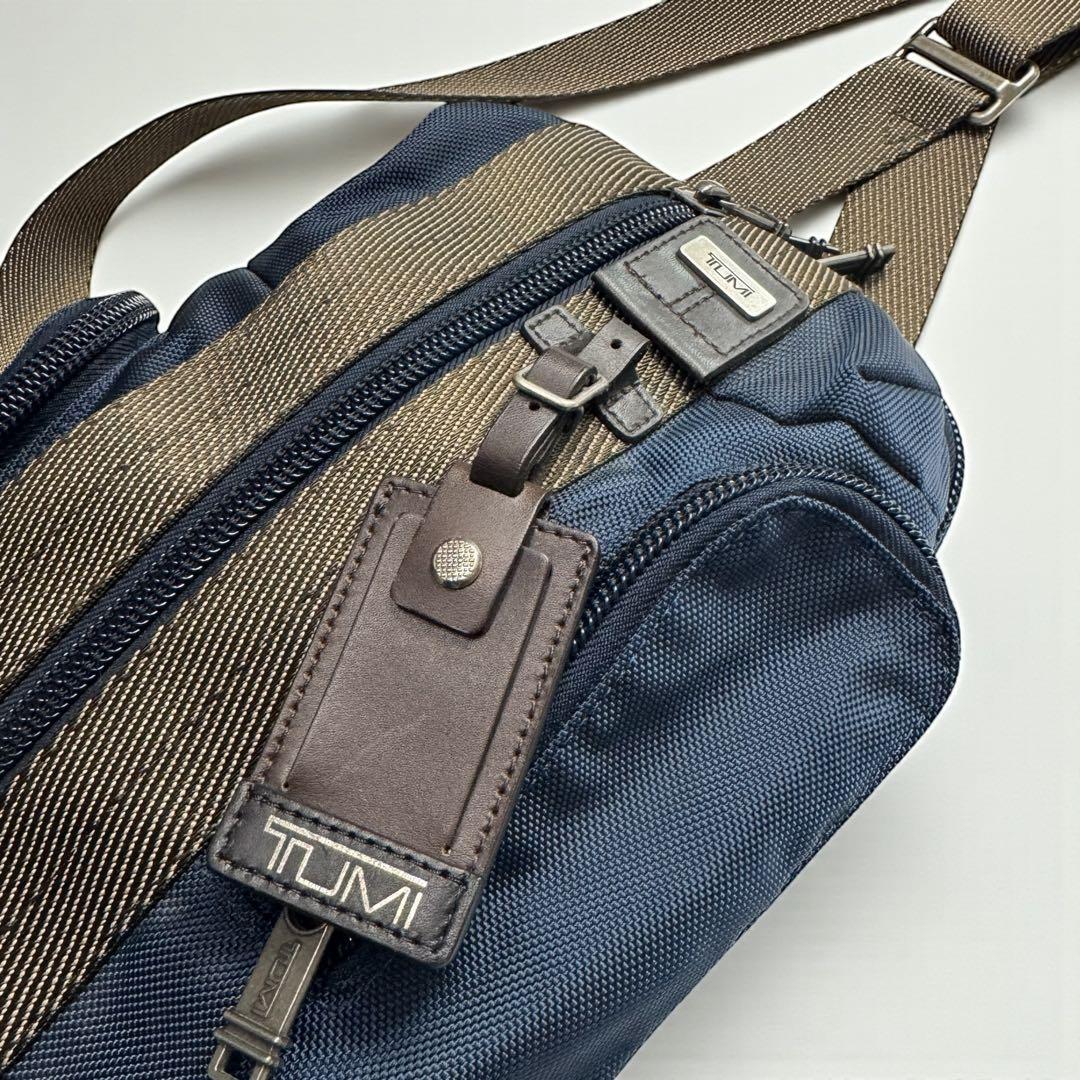 美品　TUMI トゥミ　アルファ ブラボー　サラトガ　スリングショルダーバッグ