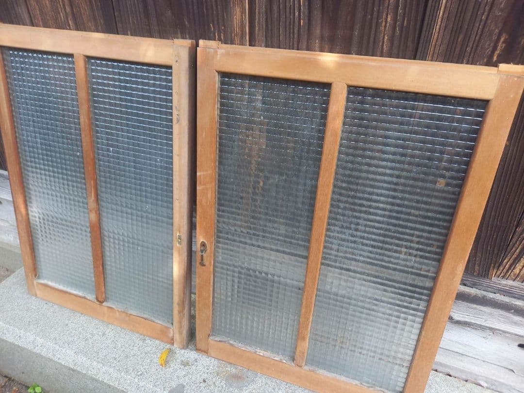 昭和レトロ　ヴィンテージ　建具　木枠　窓枠　アンティーク