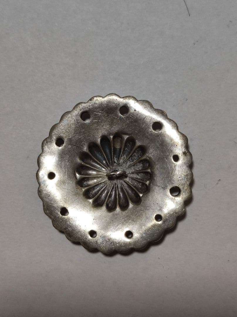 ゴローズgoro's丸形フラワーコンチョ