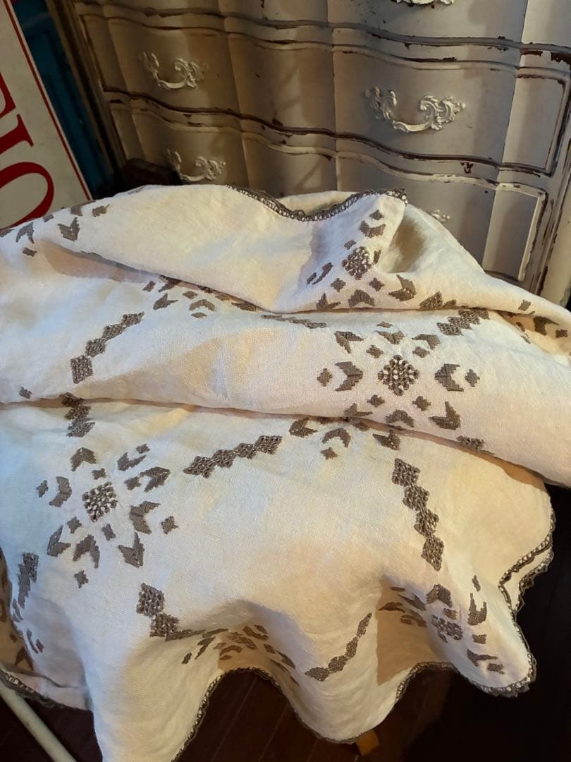 フランス　アンティーク　大判カバー　テーブル　ベッド　カバー　クロス　刺繍　B