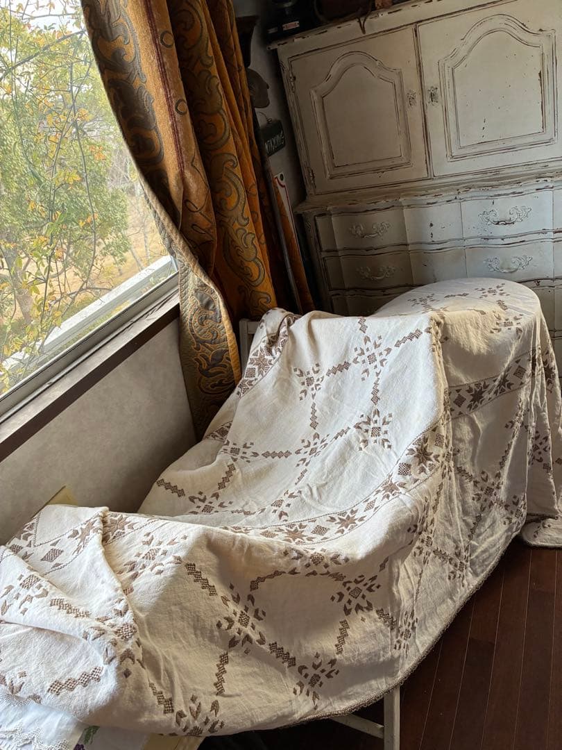 フランス　アンティーク　大判カバー　テーブル　ベッド　カバー　クロス　刺繍　B
