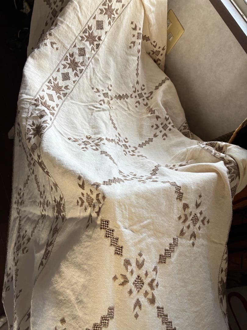 フランス　アンティーク　大判カバー　テーブル　ベッド　カバー　クロス　刺繍　B
