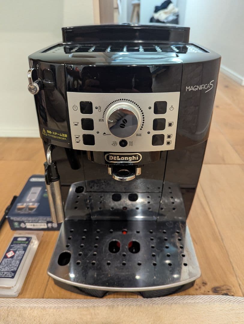 デロンギ 全自動コーヒーマシン マグニフィカS ECAM22112B