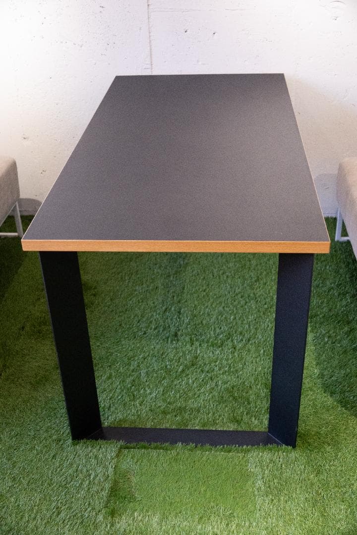 KANADEMONO THE TABLE/オフィスやダイニングにぴったり