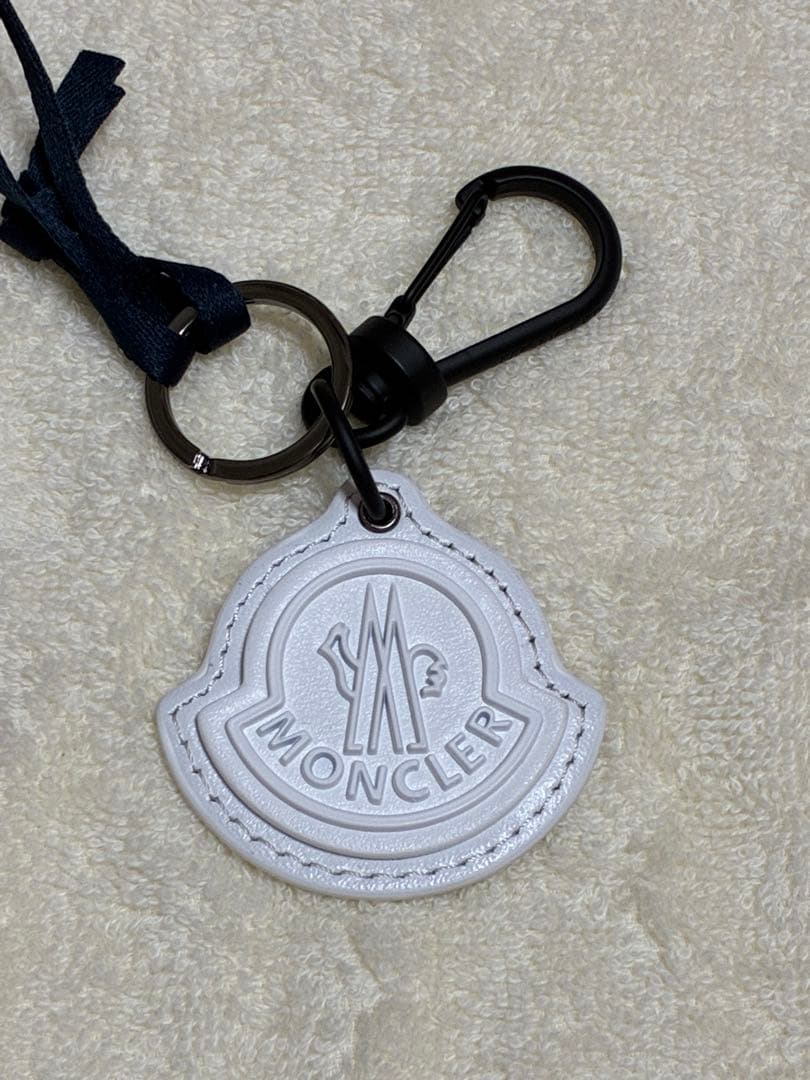【新品】モンクレール　キーリング　ホワイト