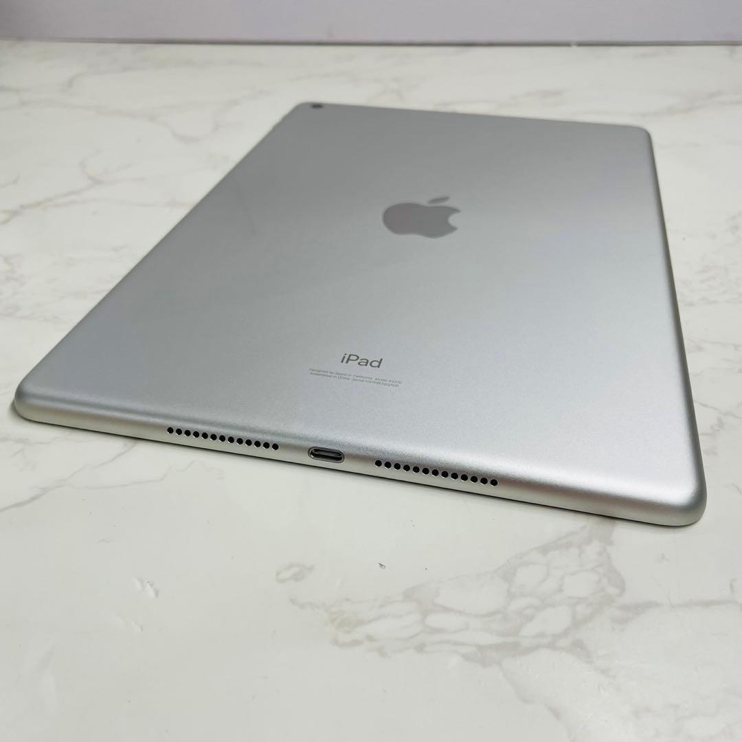 iPad 第8世代 Wi-Fiモデル 32GB MYLA2J/A シルバー