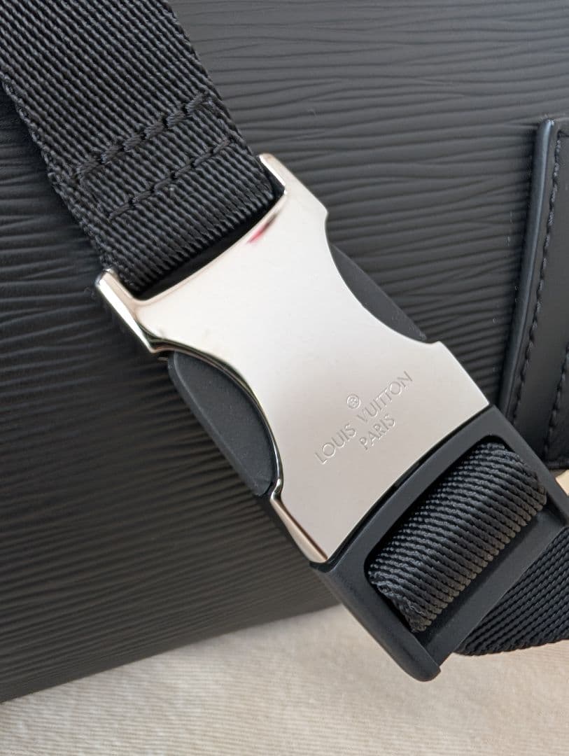 K*G様 ルイヴィトン M53300 エピライン サークル バムバッグ ブラック